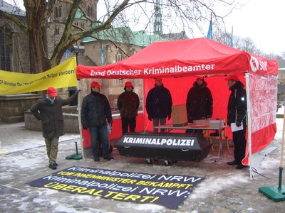 7. Mahnwache gegen die Personalpolitik des NRW-Innenministers, Dr. Ingo Wolf, am Freitag, 29.01.2010, ab 10:00 Uhr