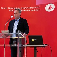 Prof. Frank Überall, Vorsitzender des Deutschen Journalistenverbandes: Krisenberichterstattung muss seriös und nachprüfbar sein
