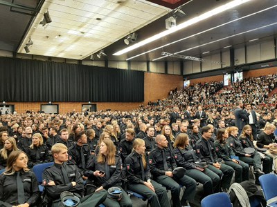 Ernennung von 780 „Bachelor of Arts“