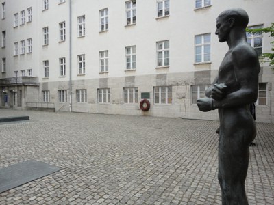 Von der Zerschlagung der Gewerkschaften zu deren Gleichschaltung vor 80 Jahren - Mahnung bis heute oder „nur“ Geschichte?