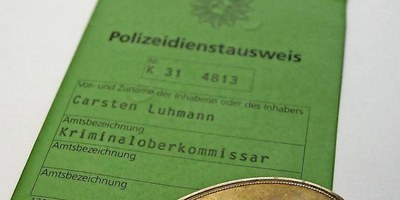 Polizeidienstausweis: Scheckkarte kommt